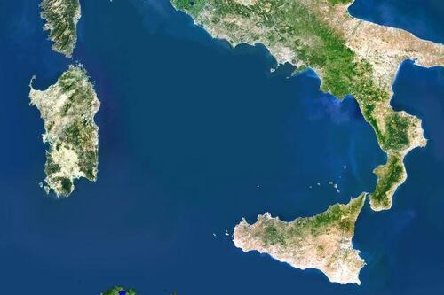 Prisión preventiva para presunto implicado en el estallido de dos vehículos en Ecuador